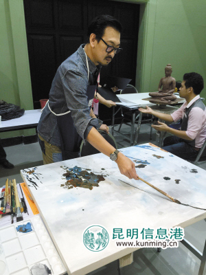 泰国画家 都市时报 记者赵烨琳摄
