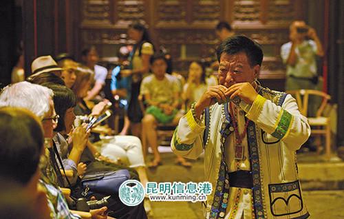 陈宝虬现场木叶吹奏