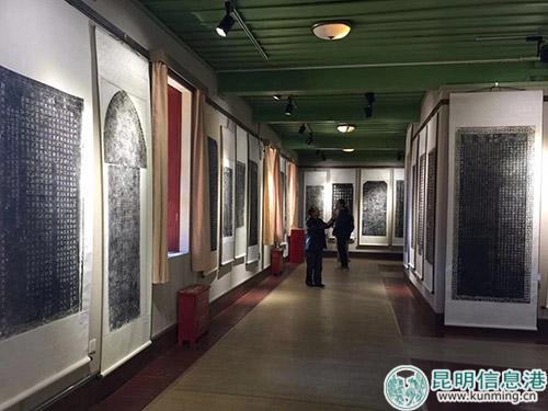 市民观展。记者孙红亮摄1