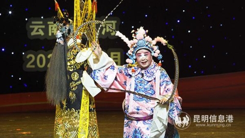 2昆明市文化馆选送的传统滇剧剧目《鼓滚刘封》 夏熹摄