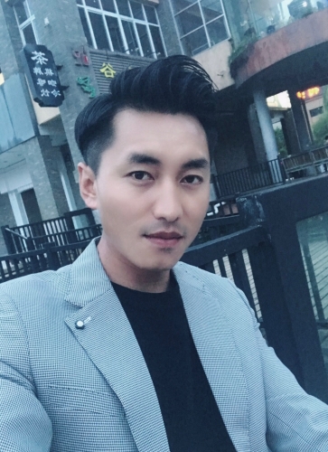 李艳东